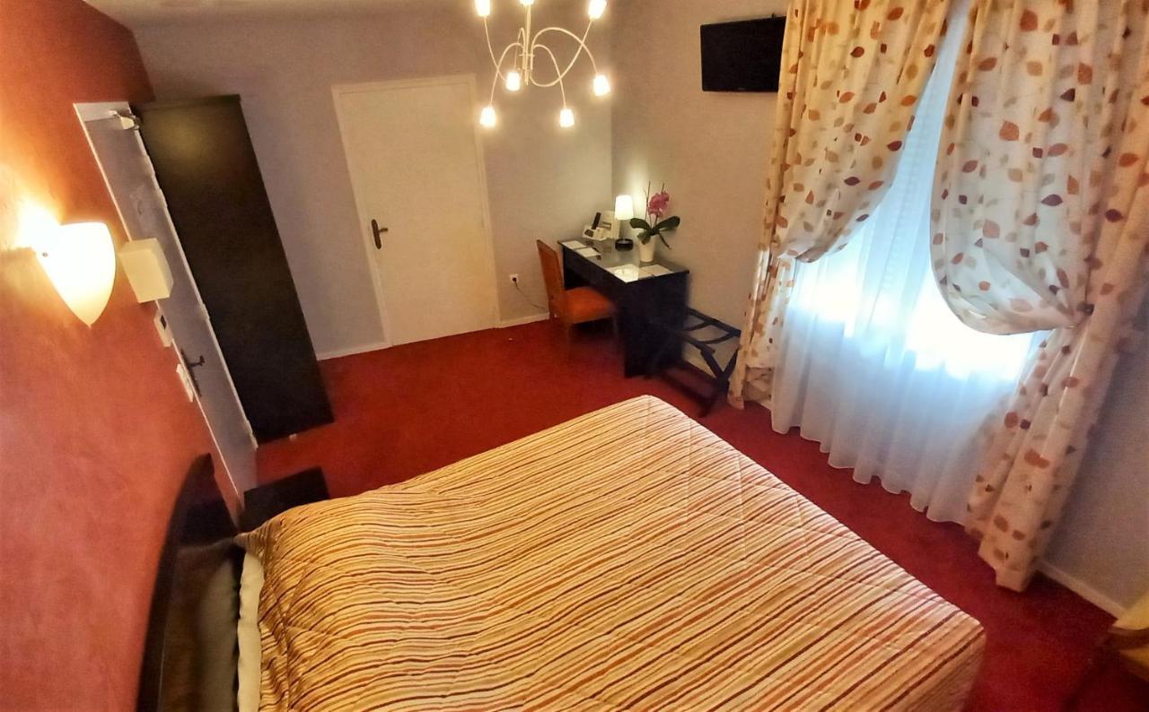 Logis Hotel & Restaurant Du Chemin Des Dames Corbeny エクステリア 写真