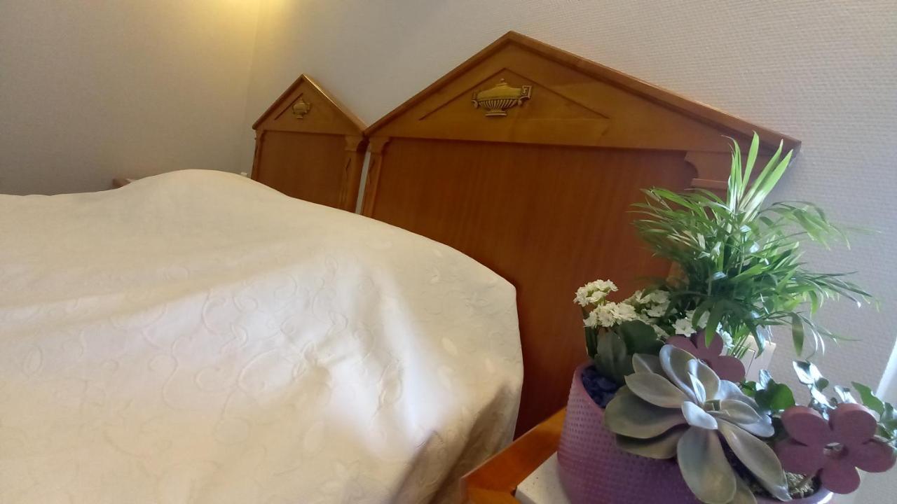Logis Hotel & Restaurant Du Chemin Des Dames Corbeny エクステリア 写真