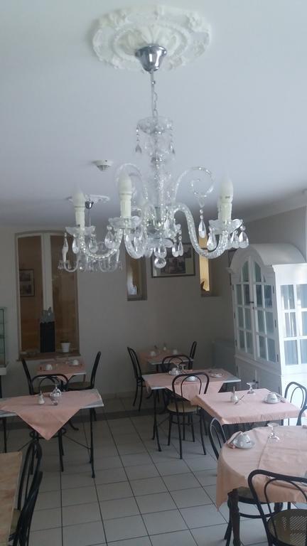Logis Hotel & Restaurant Du Chemin Des Dames Corbeny エクステリア 写真